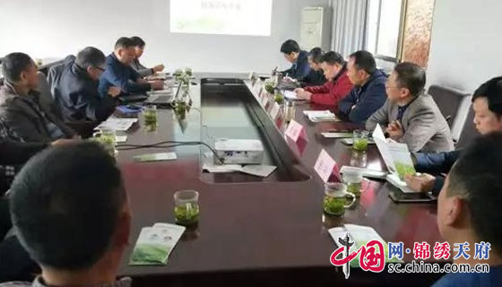 哈密市粮食局领导团队展望粮食工作未来